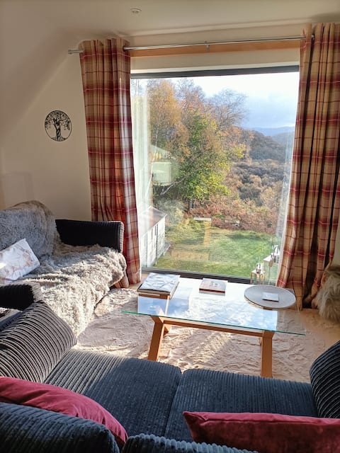 Popular Airbnb listing: The Aerie, high-end self-catering rural retreat. in Assynt