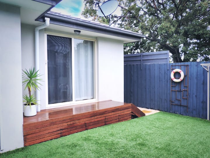 Tranquil and Sweet Holiday Haven in Seaford Houses for Rent in