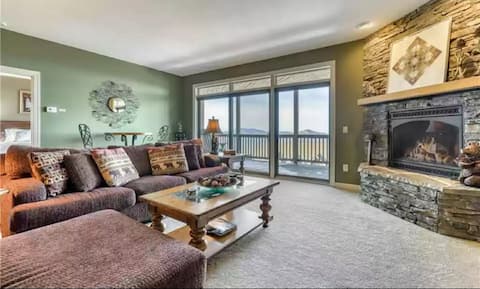 Top Airbnb: Blue Ridge Postcard View in Sugar Mountain