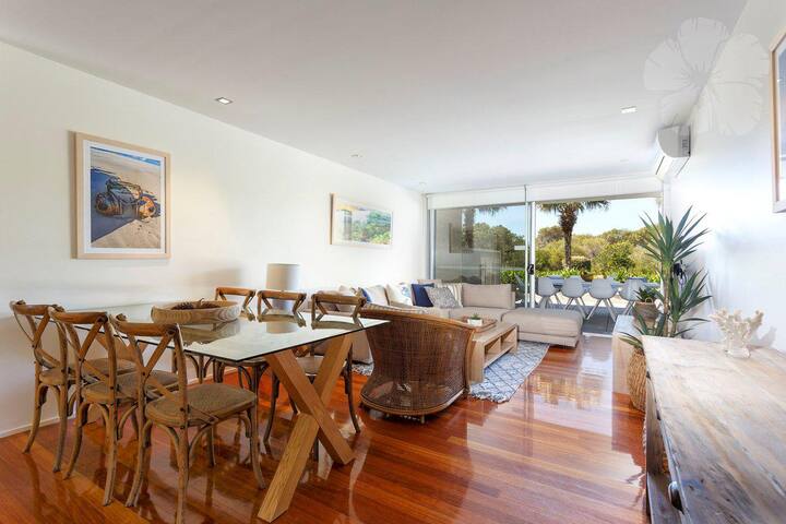 Bennett’s by the Beach – Direct beach access gallery image 5