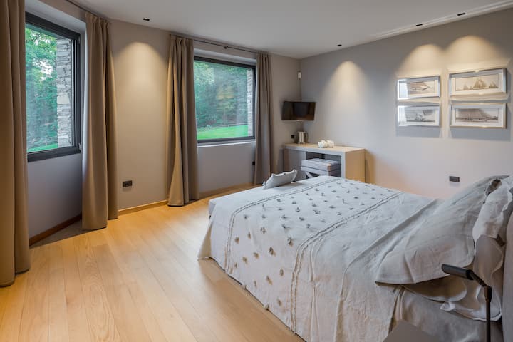 Ground Floor Master Room 