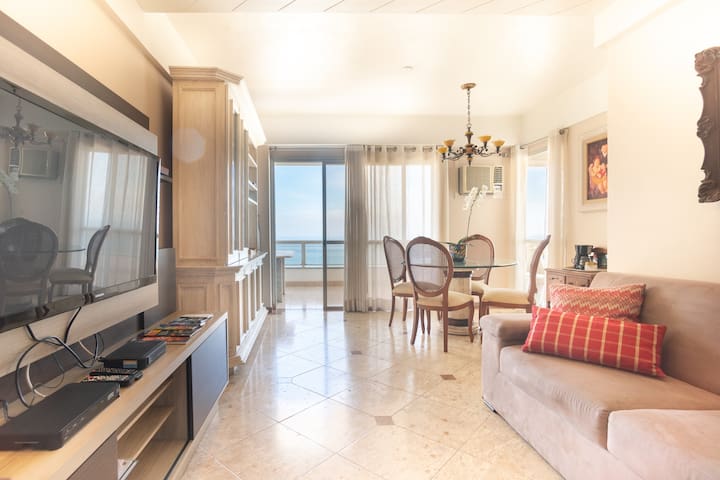 Apto em frente ao mar com vista deslumbrante