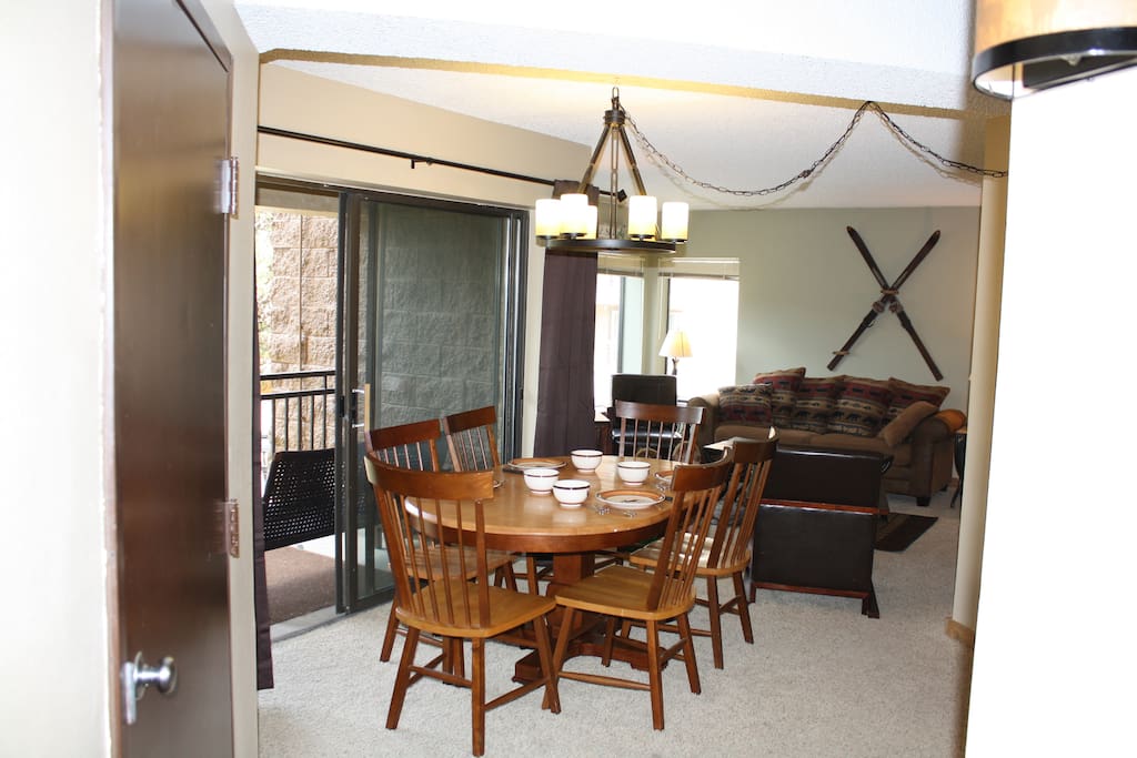 seating for 6 at table