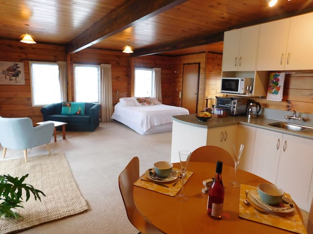 Self contained apartment, close to town and forest