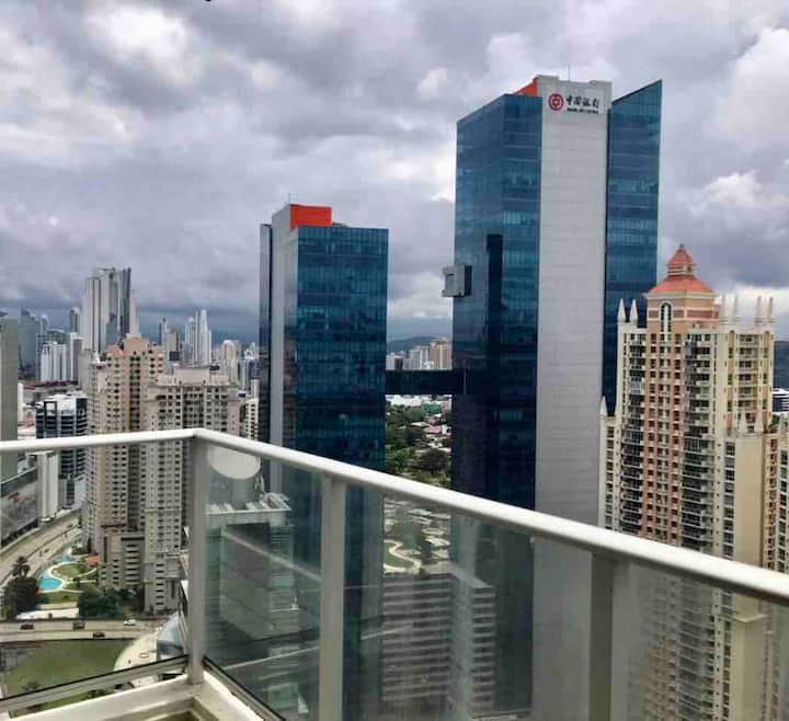 Luxury unit with the view in town & shopping! — 1 bedroom vacation rental in Panamá