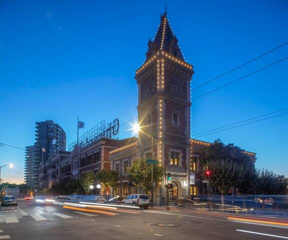 Fairmont-Managed 2-Bd, 2-Ba Condo @ Ghirardelli Sq gallery image 2