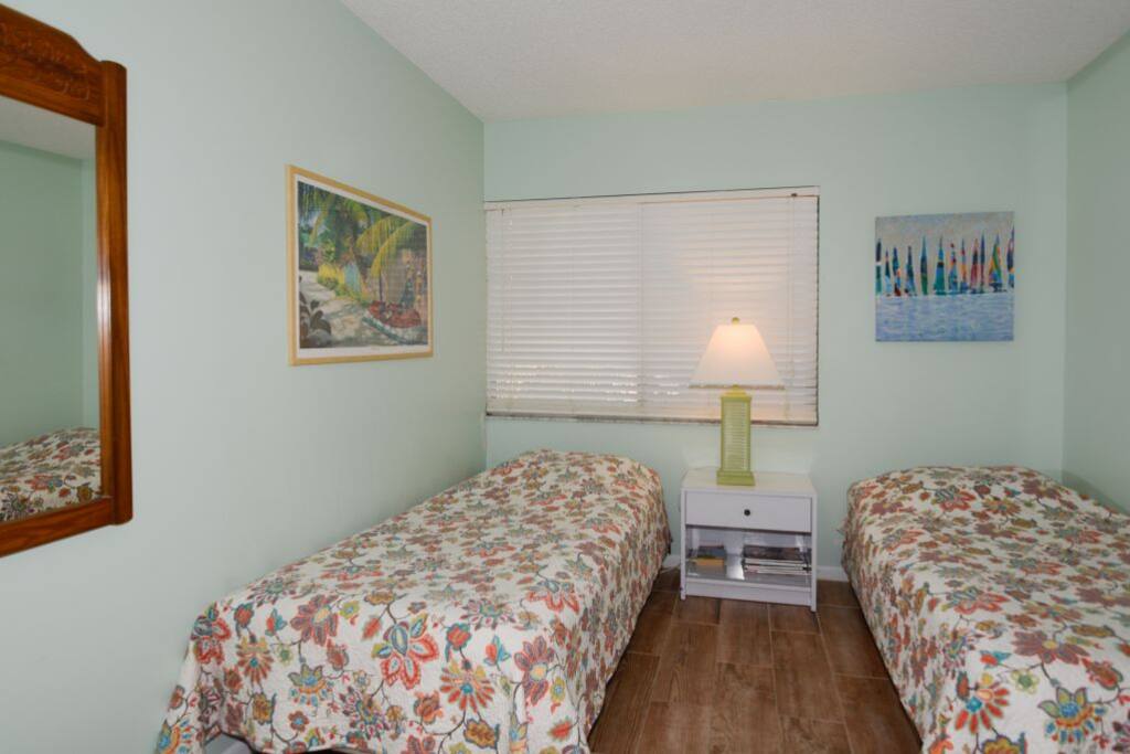 2nd bedroom