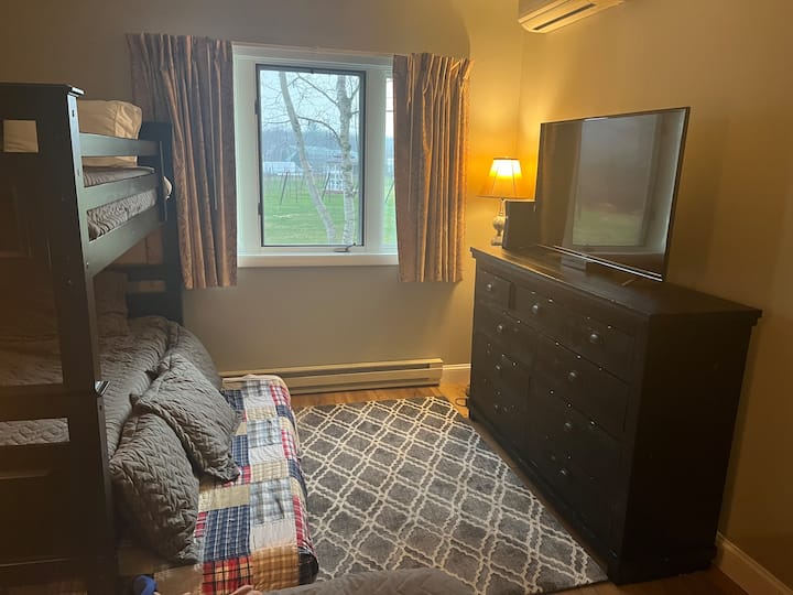 Ski Back, Walk To Lift, South Peak W/ Jacuzzi Tub - New Hampshire (State)