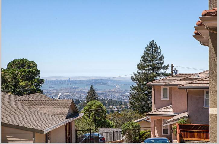 Modern & Luxurious Montclair Retreat gallery image 2