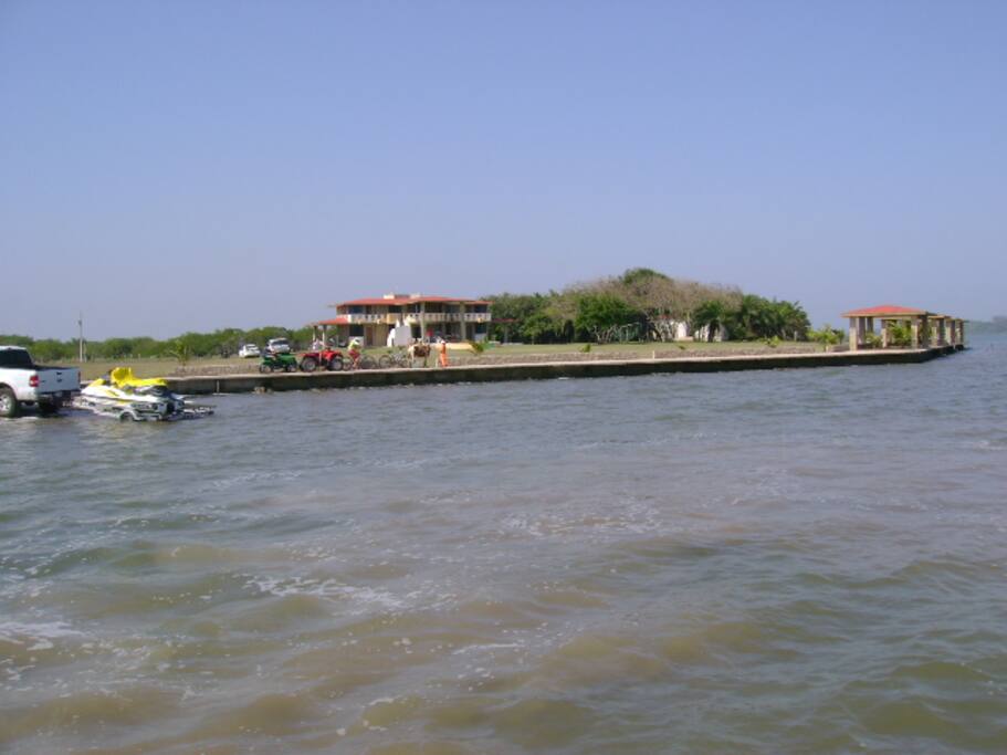 Vista de la Villa desde la Laguna de Tamiahua