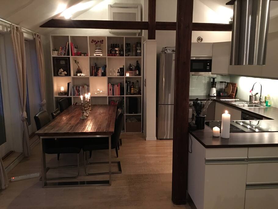Open kitchen- livingroom area. Perfect for a cozy dinner :-)