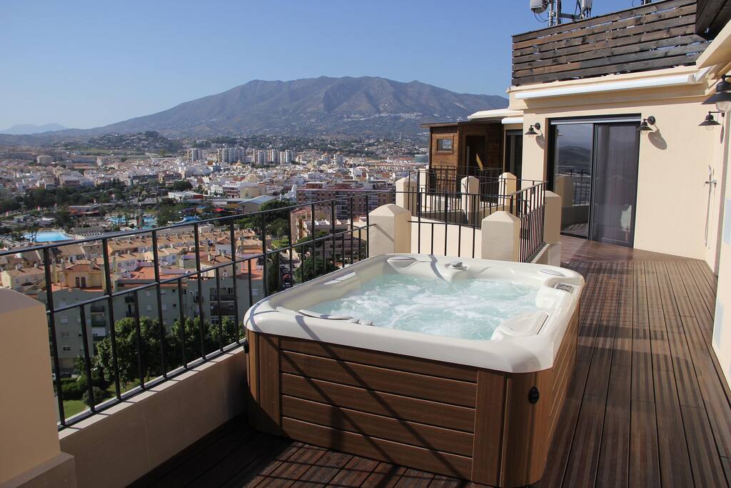 Luxury Penthouse For Rent Fuengirola Spain Asuntohuoneistot Vuokrattavaksi In Fuengirola Andalucia Espanja