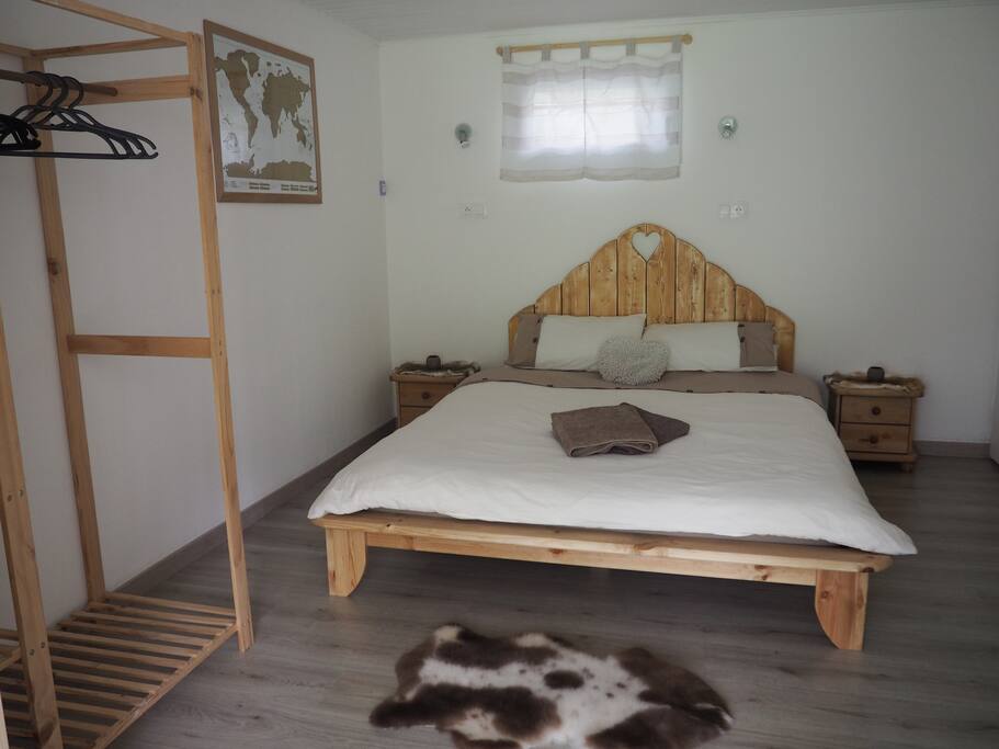 La chambre avec lit king size