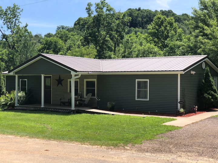 Gramps Getaway Houses for Rent in Richland Center, Wisconsin, United