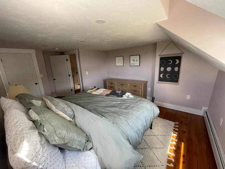 Chumba cha kulala cha King cha ghorofani