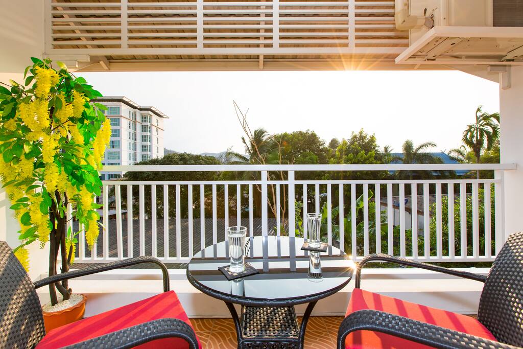LARGE BALCONY