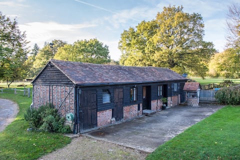 Popular Airbnb listing: Converted stables in peaceful rural setting in Surrey