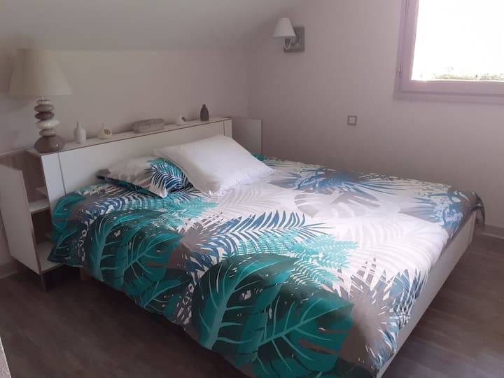 Une chambre  à  l étage
