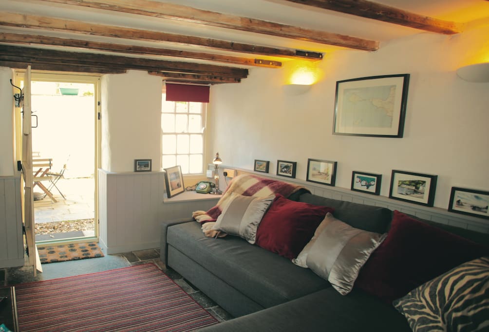 Living room with access to courtyard