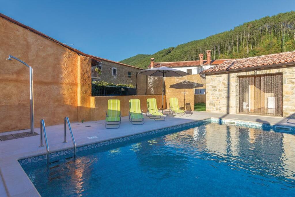 Swimming pool - 29 m2