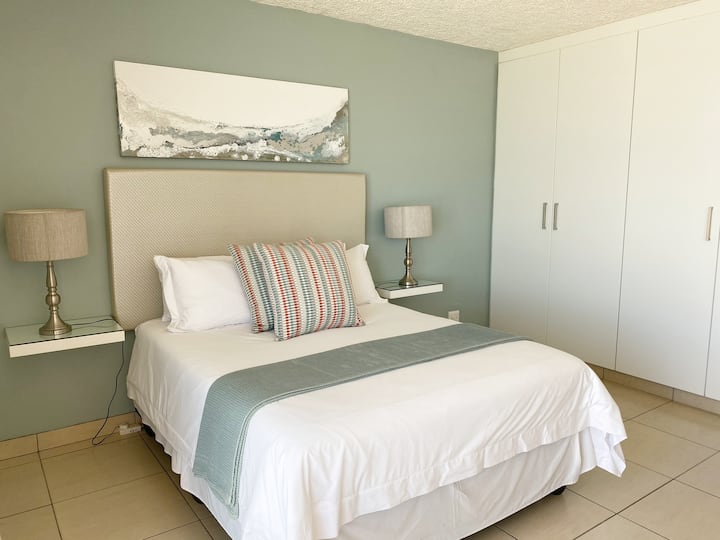 ห้องนอนหลักมีห้องน้ำในตัว