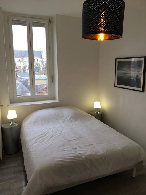Bedroom with king size bed