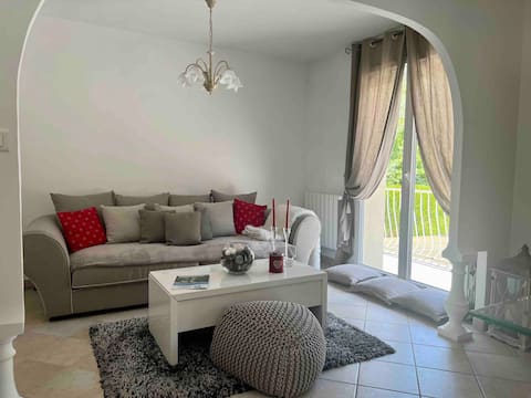Comfortable and quiet house, 45 min to Paris