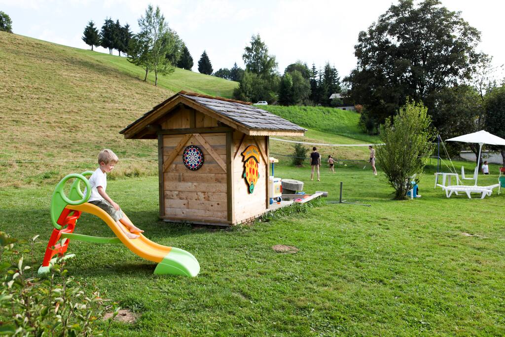 Bac à sable, Balançoires, Toboggan, jouets ...