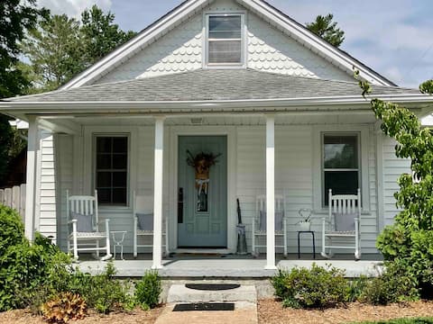 The Olde Springhouse - Downtown, Abingdon