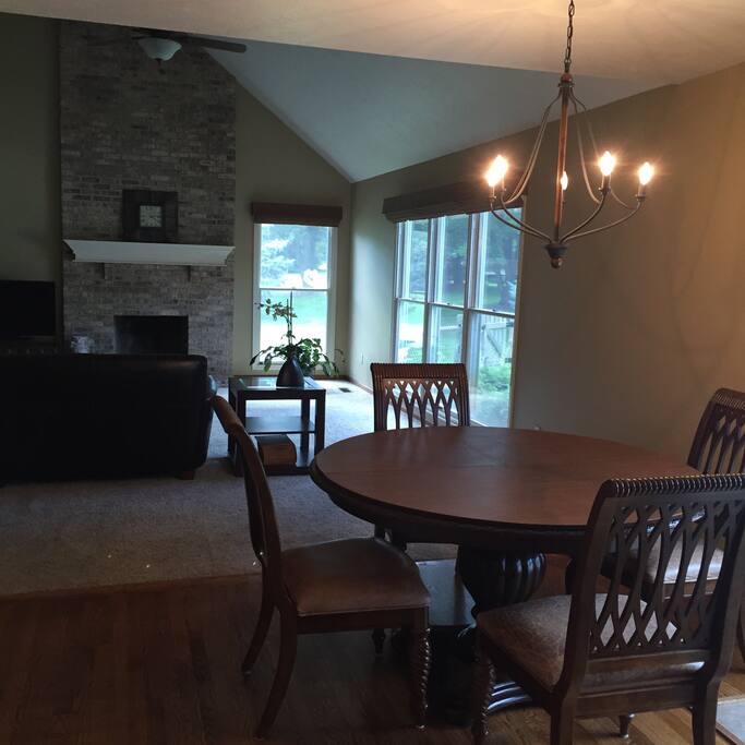 Eat-in Kitchen