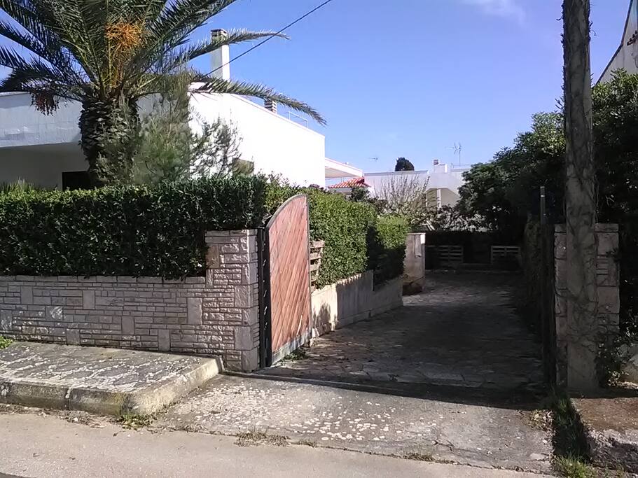 si puo'
parcheggiare nel viale