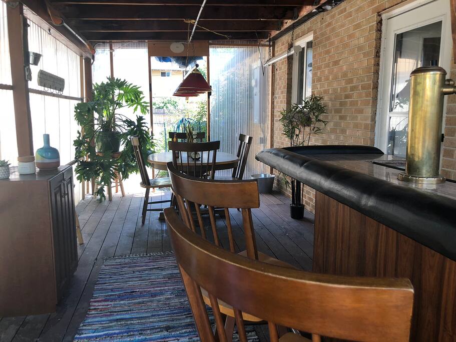 Sunroom & 420 Friendly Smoking Lounge with bar