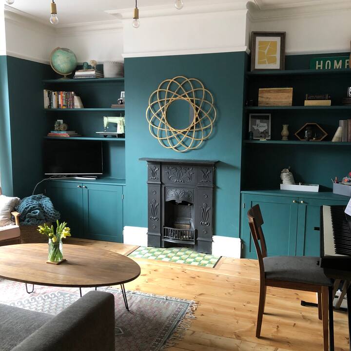 Relax in this cosy snug with a cup of tea while listening to the lovely sound of the piano playing in the background. There's a comfortable queen size sleeper sofa in the snug for your use and a tele as well. 