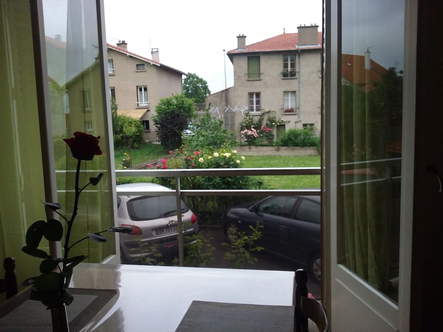 vue du séjour sur les jardins