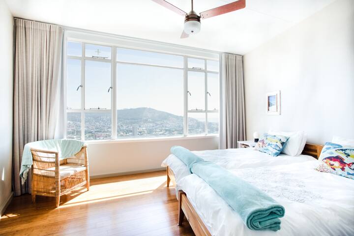 Grandiose Panoramaaussicht auf Kapstadt und den Tafelberg gallery image 4