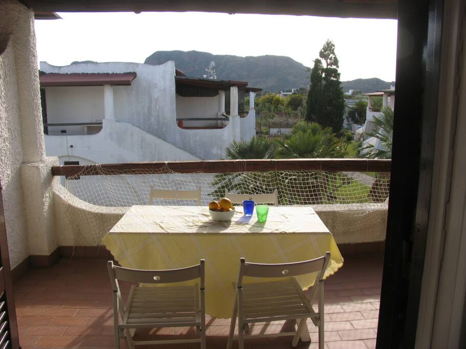 la terrazza dell'alloggio al primo piano