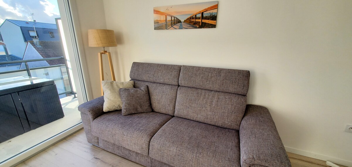 Top performing Airbnb: Beachfront apartment in Merlimont