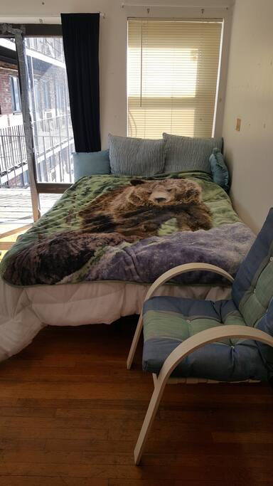 Room with Queen Bed