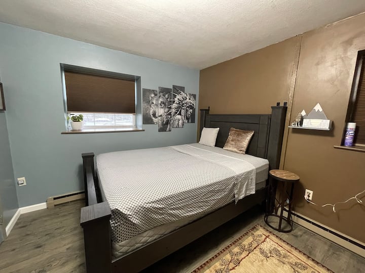 The 1890 Rustic Getaway - Rm 2