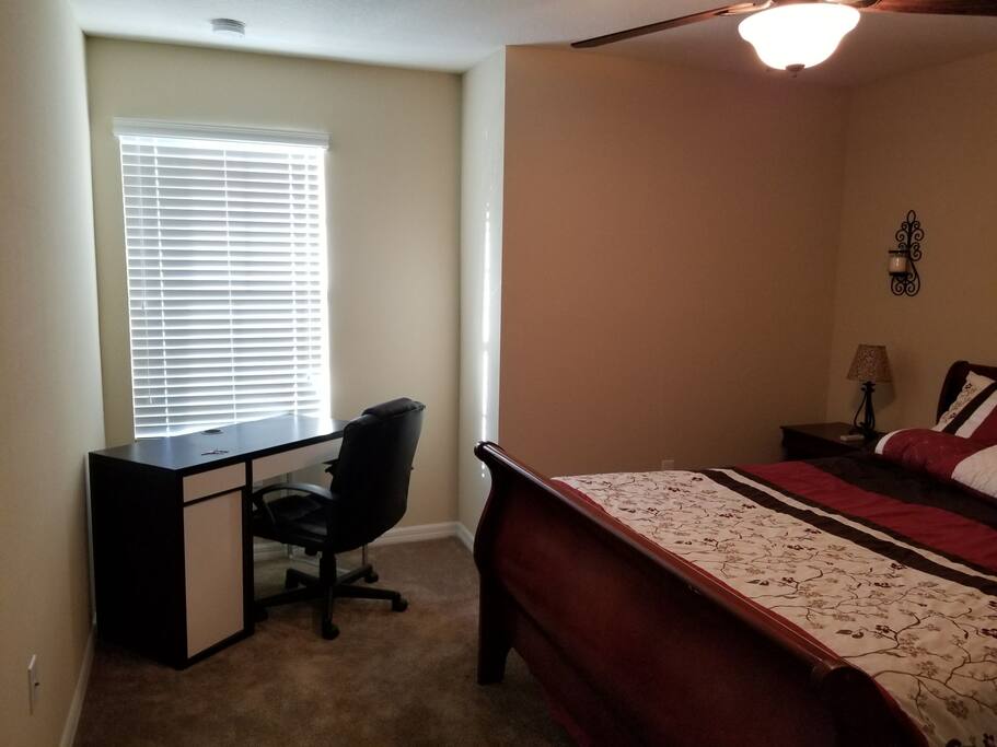 Bedroom Photo 3