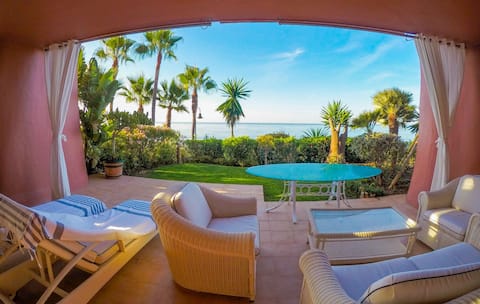 Popular Airbnb listing: Málaga. Estepona, the first line of the beach in Estepona