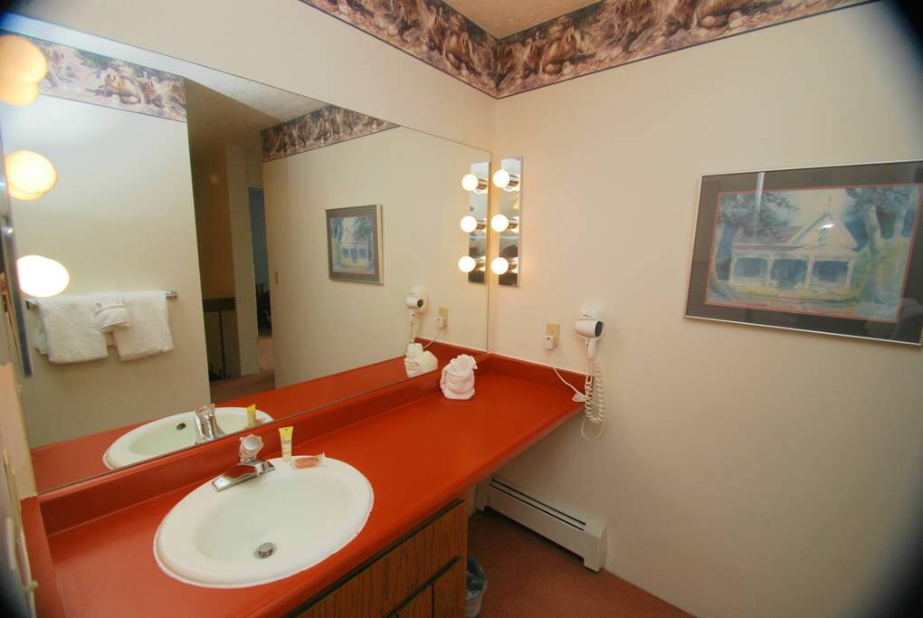 2nd Bathroom