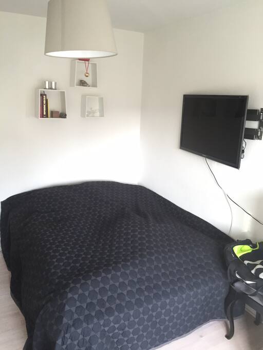 Bedroom w. doublebed