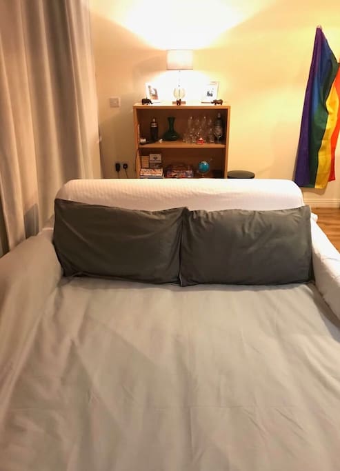 An excellent sofa bed with great sheets, duvet and pillows