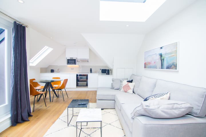 Incredible new Duplex 10 mins away from Euston