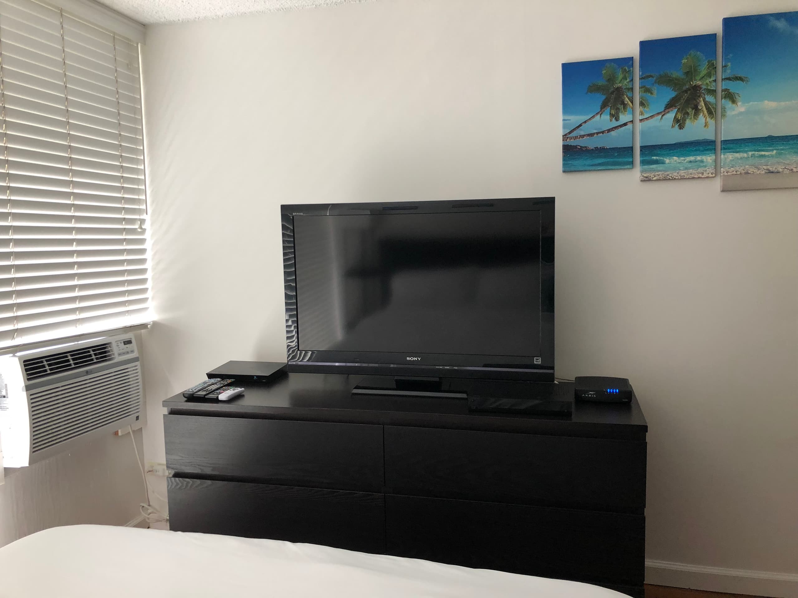 Condo in Honolulu · ★4.86 · Studio · 1 bed · 1 bath - Image 12