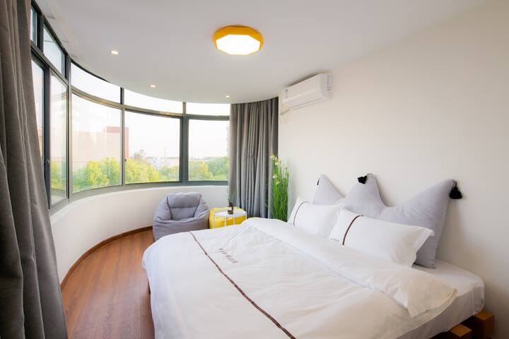 "Oferta especial" [sala de cristal de vainilla] cerca de Disney House | Traslado | Outlet | Desayuno | Iron King | Línea 11 del metro