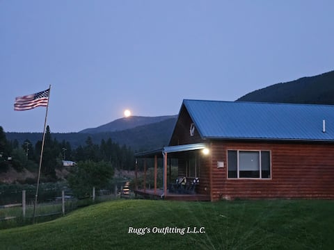 Rugg's R&R River View Cabin