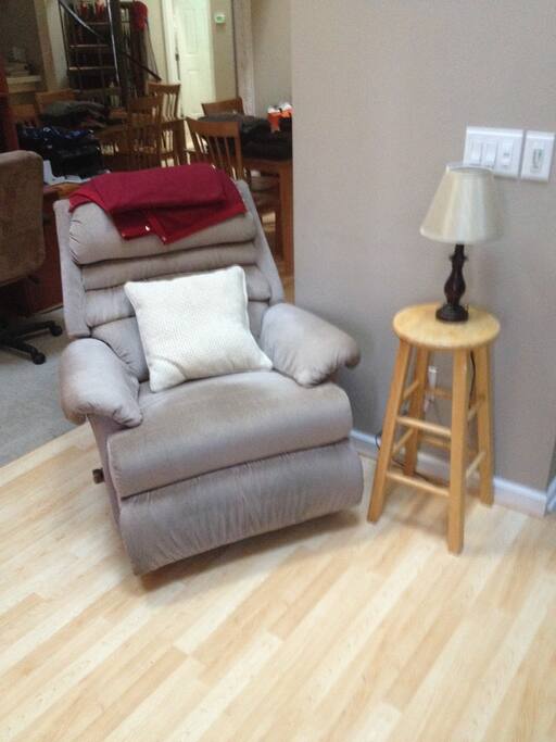 Relaxing recliner