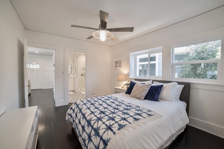 Toutes les chambres et salles de bain ont des stores pour protéger votre intimité.